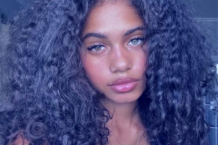 Isabella, 24, a auburn blue-eyed ebony companion based in Velesta. Offering Erotic Massage, Duos, Party Girl. Available for incall and outcall, day and eveni...