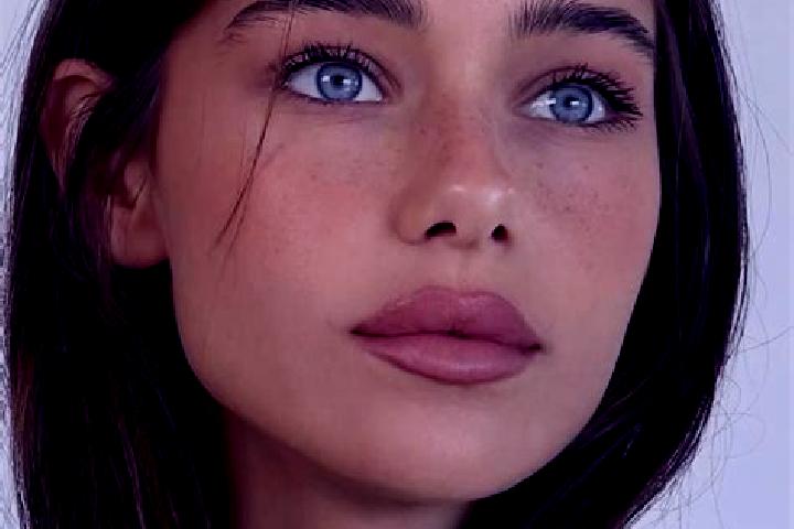 Isabella, 24, a brunette brown-eyed latina companion based in San Mateo del Mar. Offering Deep French Kissing, Duos, Party Girl, Domination, Massage. Availab...
