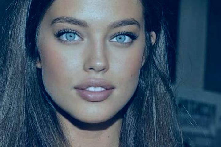 Isabella, 24, a chestnut grey-eyed caucasian companion based in Eucalyptus Hills. Offering Fetish, OWO. Available for incall and outcall, day and evening dates.