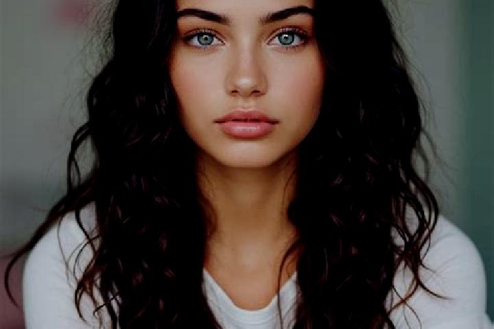 Isabella, 24, a red hazel-eyed mediterranean companion based in Afranio. Offering Prostate Massage, Striptease, Girlfriend Experience, 69, Dinner Date. Avail...