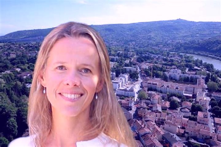 Isabella, 24 — Escort in Fontaines-sur-Saone, France
