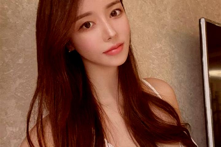 Isabella, 24 — Escort in Linzhai, China