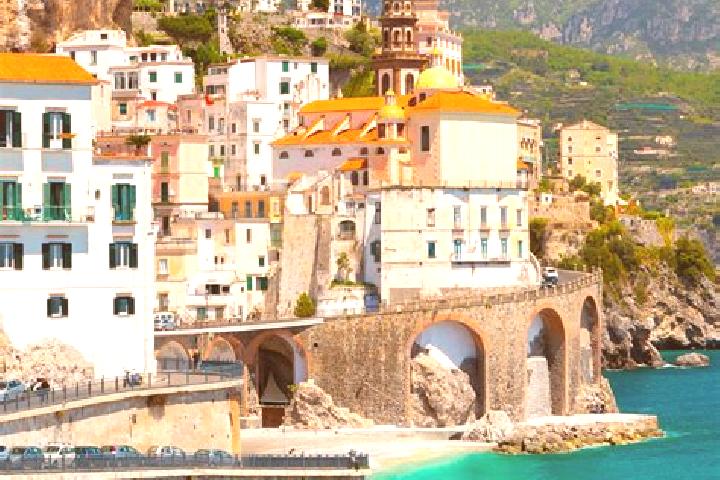 Isabella, 24 — Escort in Platania, Italy