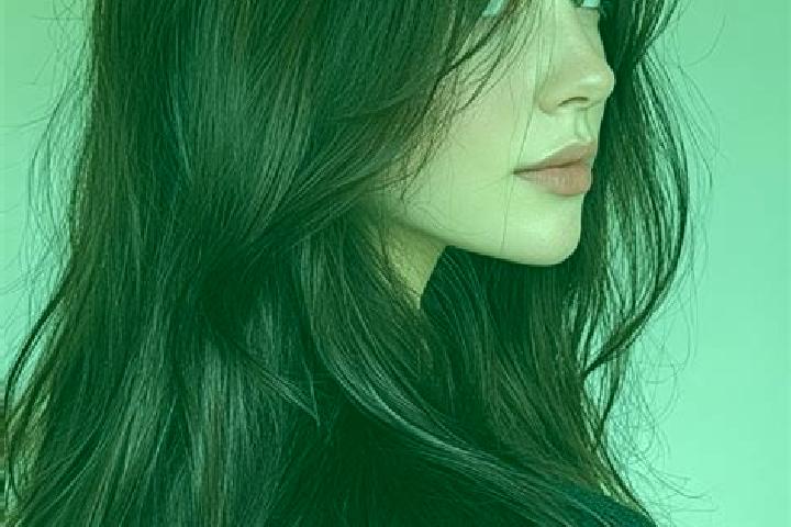 Isabella, 25, a auburn brown-eyed mediterranean companion based in Nakagusuku. Offering Duos, Massage, CIM. Available for incall and outcall, day and evening...