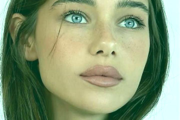 Isabella, 25, a brunette grey-eyed european companion based in Yangla. Offering 69, BDSM. Available for incall and outcall, day and evening dates.
