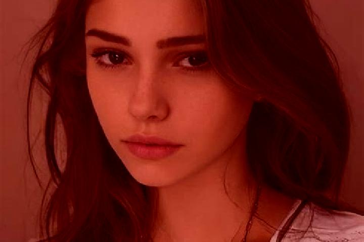 Isabella, 25, a chestnut grey-eyed slavic companion based in Cres. Offering Couples, 69. Available for incall and outcall, day and evening dates.