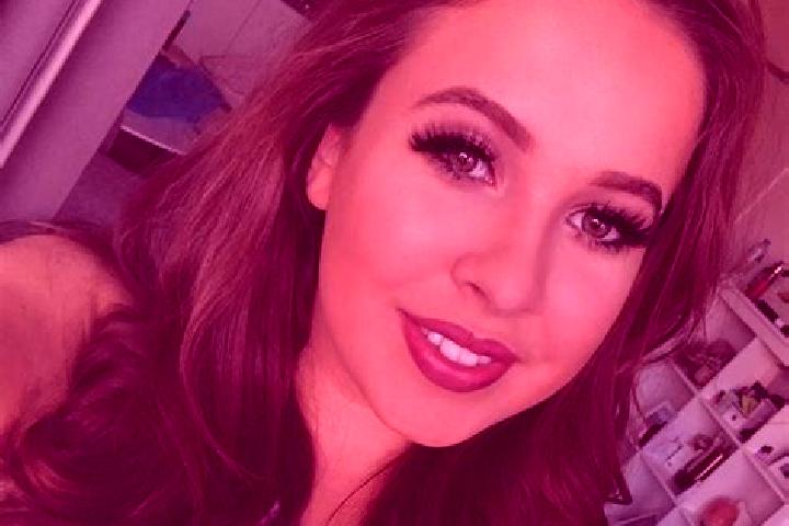 Isabella, 25, a red dark-eyed european companion based in Kandopleu. Offering Striptease, Travel Companion, BDSM. Available for incall and outcall, day and e...