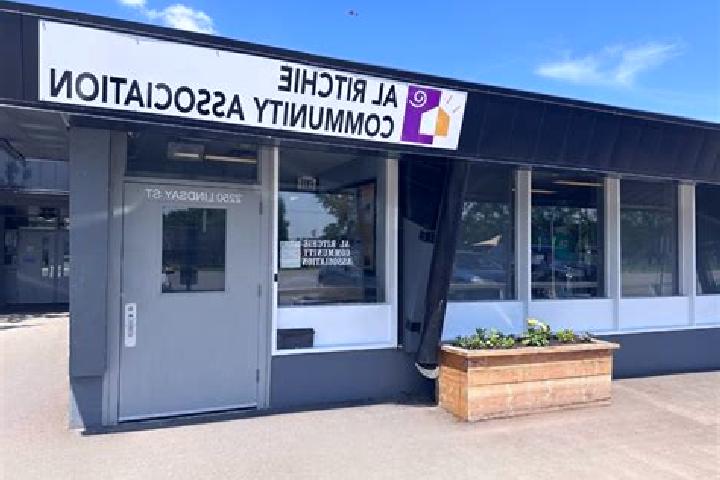 Isabella, 25 — Escort in Al Ritchie, Canada