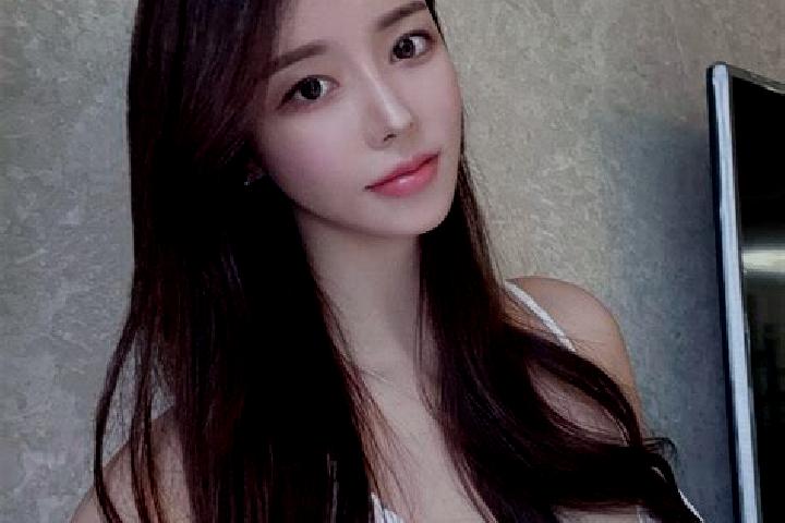 Isabella, 25 — Escort in Xagqu, China