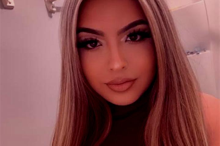 Isabella, 26, a blonde amber-eyed latina companion based in Panamarattuppatti. Offering Couples, Travel Companion, Party Girl, Massage. Available for incall ...