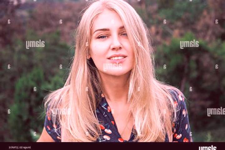 Isabella, 26, a blonde blue-eyed middle eastern companion based in Donnici Inferiore. Offering Erotic Massage, Dinner Date, Girlfriend Experience, Massage, S...