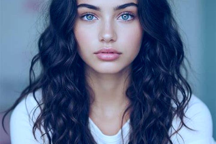 Isabella, 26, a brunette green-eyed mediterranean companion based in Tully. Offering Duos, Tantra, 69, Fetish, CIM. Available for incall and outcall, overnig...