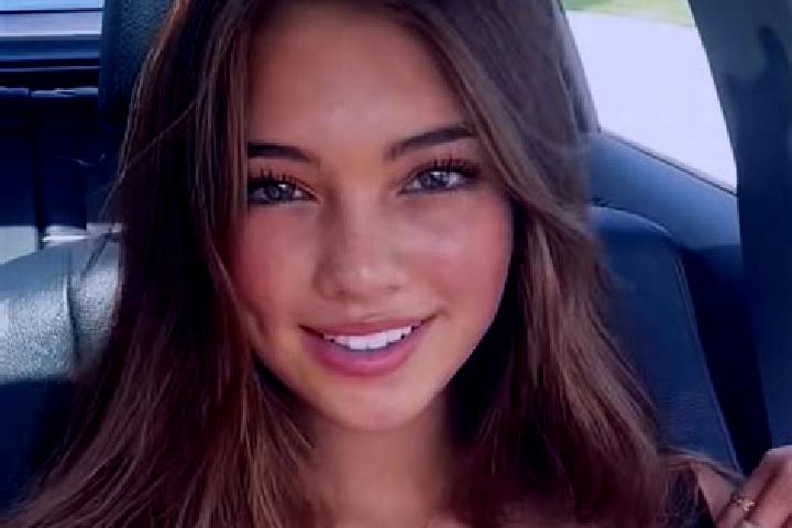 Isabella, 26, a brunette grey-eyed mediterranean companion based in Shahrak-e Darya Kenar. Offering Deep French Kissing, Domination, Party Girl, Prostate Mas...