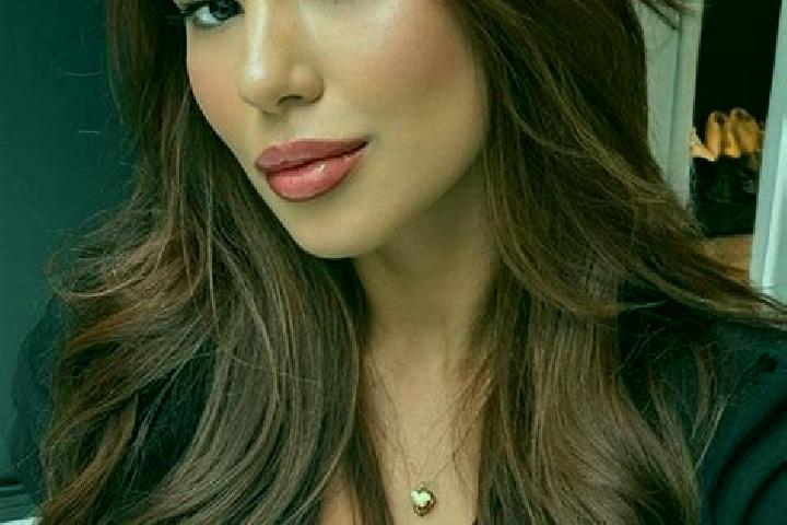 Isabella, 26, a chestnut brown-eyed latina companion based in Lavezares. Offering Dinner Date, Erotic Massage, Couples, Massage, 69. Available for incall and...