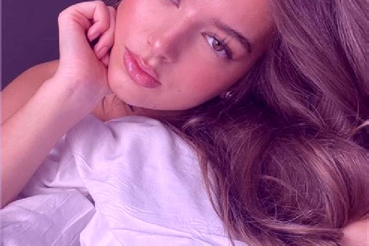 Isabella, 26, a chestnut grey-eyed latina companion based in Hollerich. Offering Girlfriend Experience, Couples, CIM, 69, Erotic Massage. Available for incal...