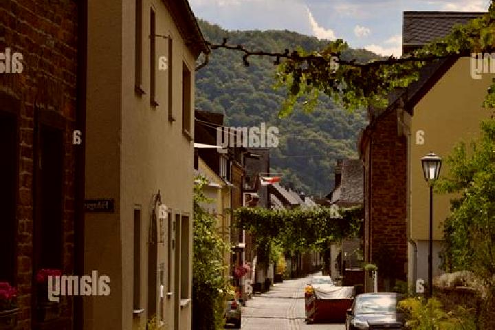 Isabella, 26 — Escort in Bruttig-Fankel, Germany