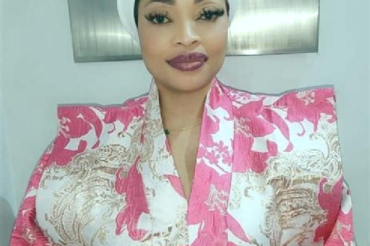 Isabella, 26 — Escort in Ihiala, Nigeria