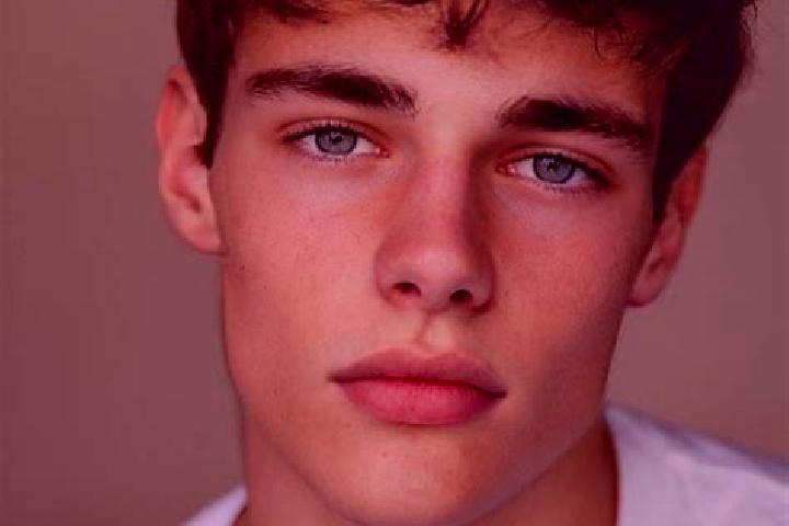 Isabella, 27, a auburn brown-eyed caucasian companion based in Concourson-sur-Layon. Offering A-Level, Overnight, Fetish. Available for incall and outcall, d...