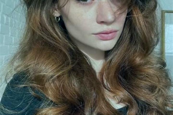 Isabella, 27, a auburn hazel-eyed asian companion based in Florencia. Offering Striptease, Roleplay, Couples, Domination. Available for incall and outcall, d...