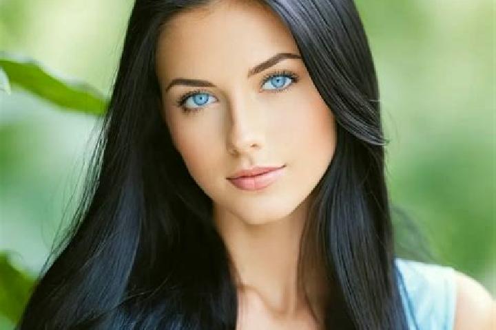 Isabella, 27, a chestnut blue-eyed mediterranean companion based in Gemonio. Offering CIM, Fetish, Striptease, Party Girl. Available for incall and outcall, ...
