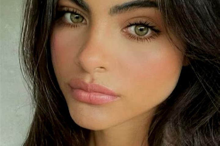 Isabella, 27, a chestnut hazel-eyed caucasian companion based in Fountain Hill. Offering Girlfriend Experience, CIM, Tantra. Available for incall and outcall...