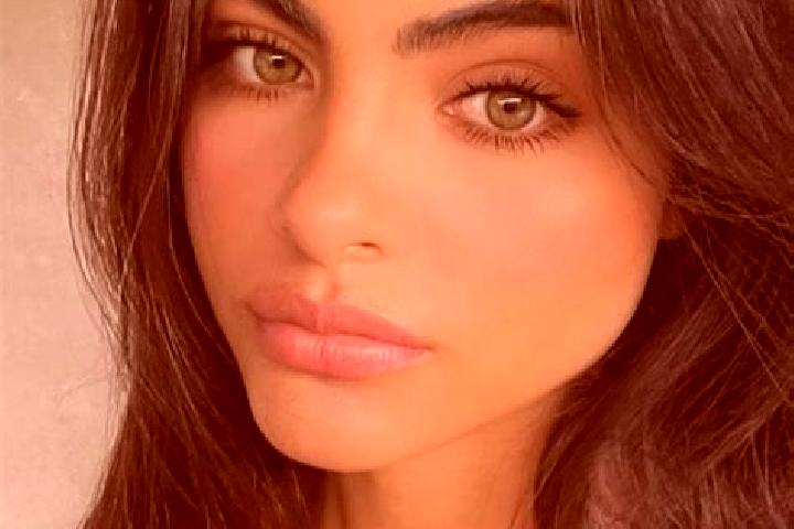 Isabella, 27, a red dark-eyed indian companion based in Bierton. Offering Couples, Tantra, CIM. Available for incall and outcall, day and evening dates.