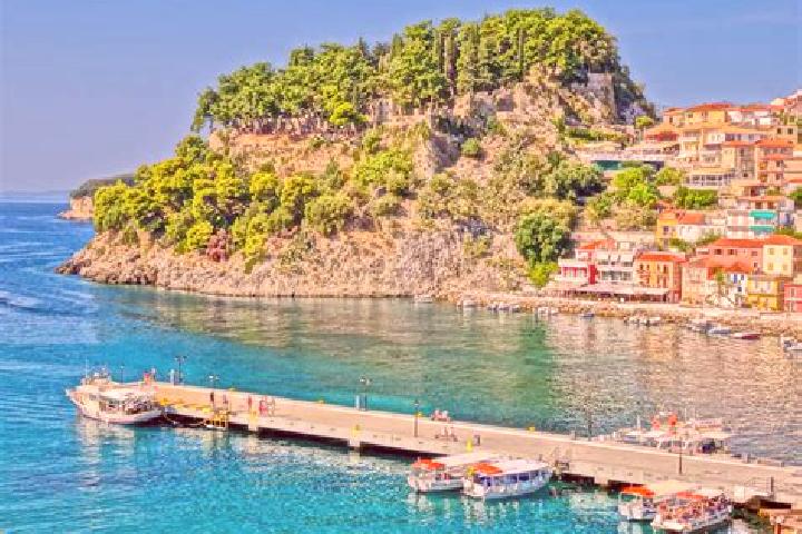 Isabella, 27 — Escort in Anthousa, Greece