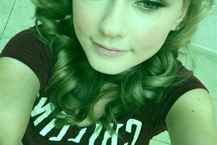 Isabella, 27 — Escort in Hays, Yemen