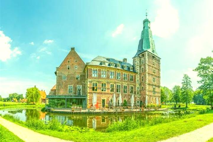 Isabella, 27 — Escort in Willich, Germany