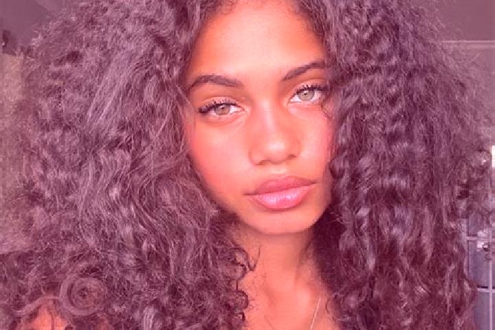 Isabella, 28, a auburn blue-eyed ebony companion based in Kunkuri. Offering Tantra, CIM, Couples, Fetish. Available for incall and outcall, overnight booking...