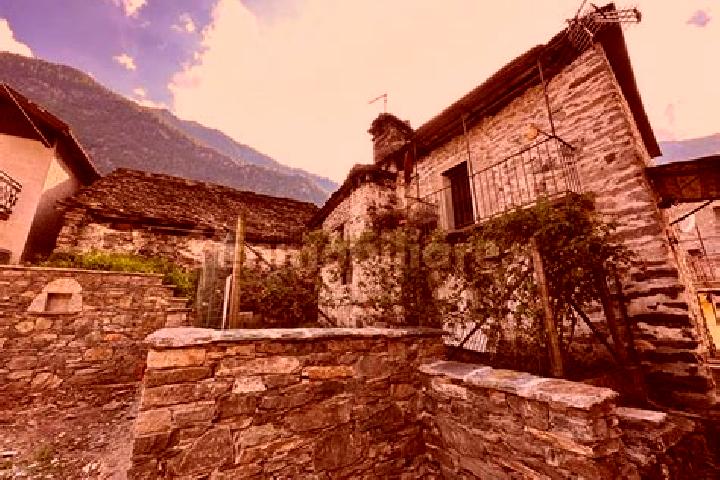 Isabella, 28 — Escort in Antrona Schieranco, Italy