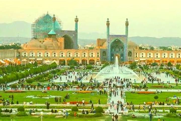 Isabella, 28 — Escort in Barg-e Jahan, Iran