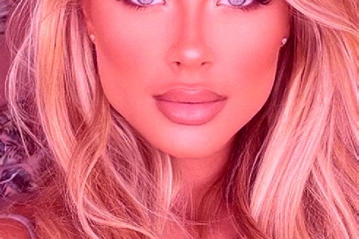 Isabella, 29, a blonde blue-eyed latina companion based in Dowan. Offering Roleplay, Party Girl. Available for incall and outcall, day and evening dates.