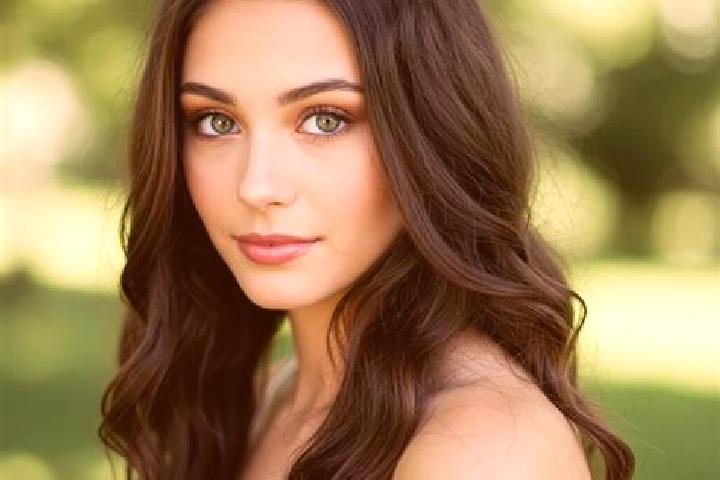 Isabella, 29, a brunette hazel-eyed mediterranean companion based in Heber City. Offering Travel Companion, Dinner Date, Roleplay, Tantra. Available for inca...