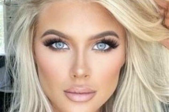 Isabella, 29, a platinum blonde hazel-eyed asian companion based in Xinzha. Offering BDSM, 69, Couples, Deep French Kissing, Fetish. Available for incall and...