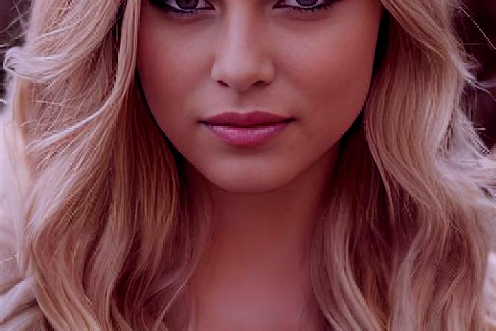 Isabella, 30, a blonde amber-eyed indian companion based in Osel ki. Offering Duos, Deep French Kissing, A-Level, Striptease, Dinner Date. Available for inca...