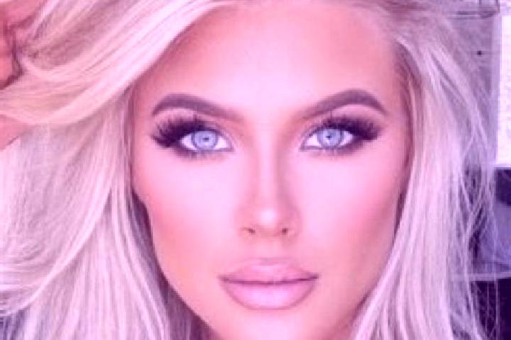 Isabella, 30, a platinum blonde green-eyed mediterranean companion based in Johnston Square. Offering Dinner Date, Massage, Couples, Tantra. Available for in...