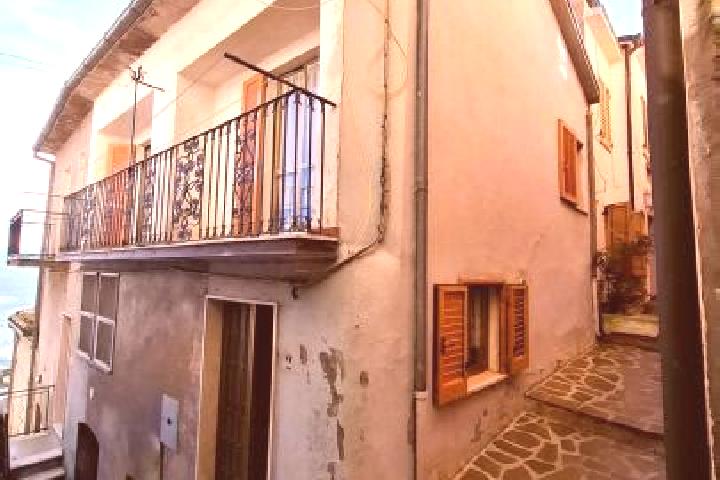 Isabella, 30 — Escort in Celenza sul Trigno, Italy