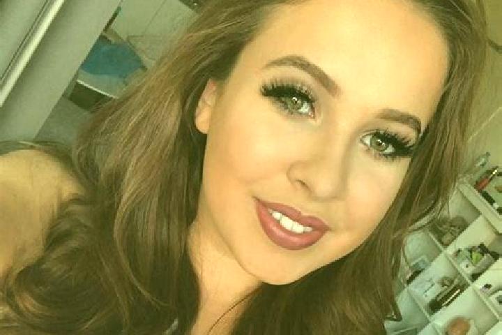 Isabella, 31, a blonde amber-eyed indian companion based in Faifley. Offering Party Girl, Massage, Girlfriend Experience, Erotic Massage. Available for incal...