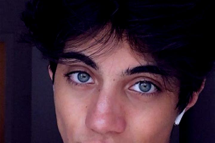 Isabella, 31, a chestnut grey-eyed caucasian companion based in Carpinis. Offering Striptease, Roleplay, Couples, Erotic Massage. Available for incall and ou...
