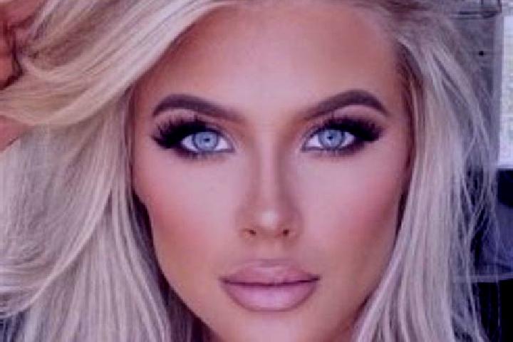 Isabella, 31, a platinum blonde hazel-eyed mixed companion based in Pernumia. Offering Domination, Girlfriend Experience. Available for incall and outcall, d...