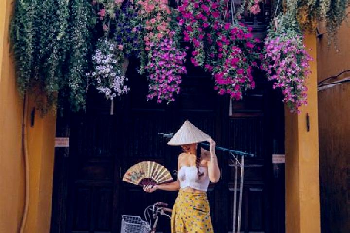 Isabella, 31 — Escort in Que, Vietnam