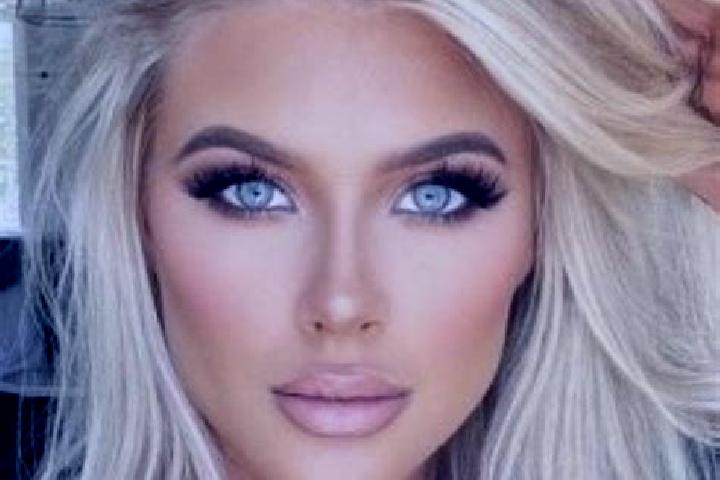 Isabella, 32, a platinum blonde dark-eyed mediterranean companion based in Epworth. Offering Couples, Domination, Striptease. Available for incall and outcal...