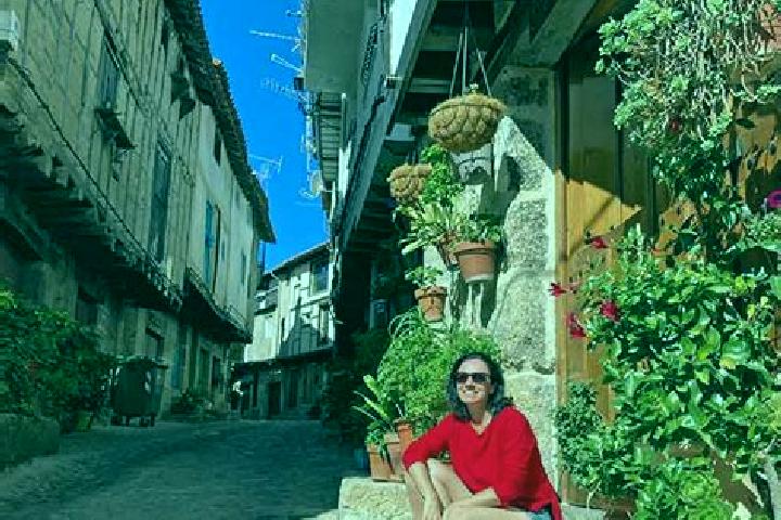 Isabella, 32, a red amber-eyed mediterranean companion based in San Martin de Trevejo. Offering Erotic Massage, Duos, Massage. Available for incall and outca...