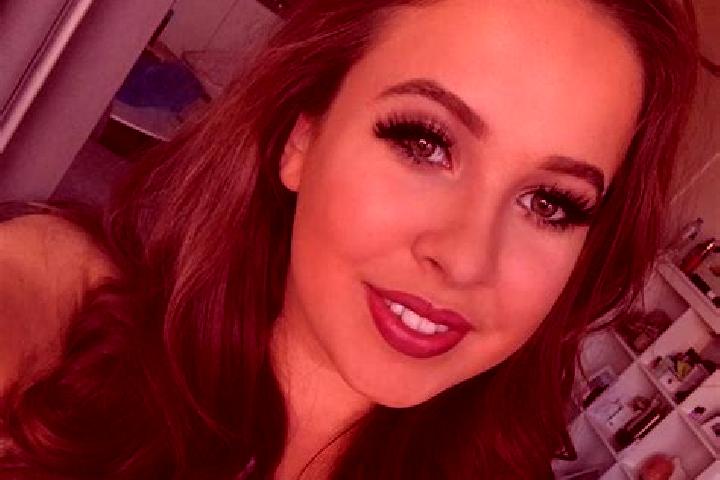 Isabella, 32, a red brown-eyed mixed companion based in Roman Forest. Offering Striptease, A-Level, Massage, Couples. Available for incall and outcall, day a...