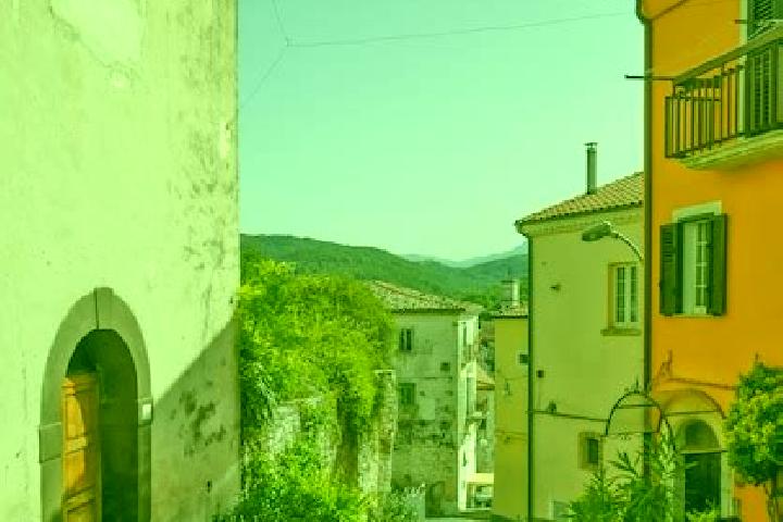 Isabella, 32 — Escort in Carpinone, Italy