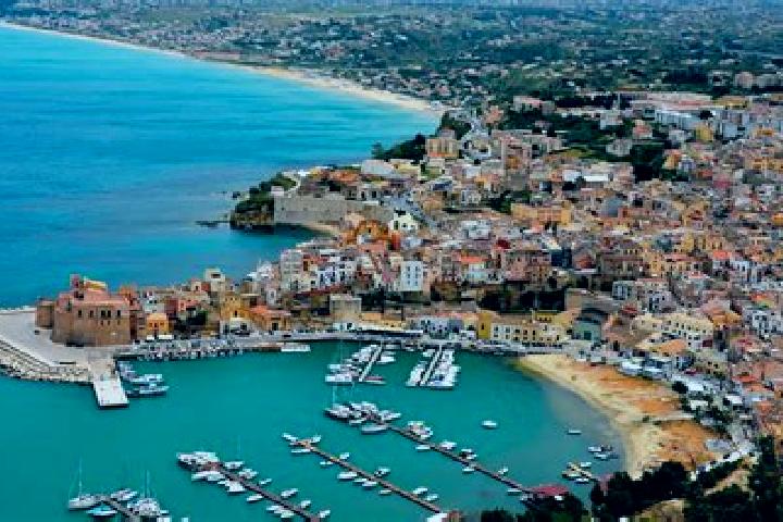 Isabella, 32 — Escort in Castellammare del Golfo, Italy