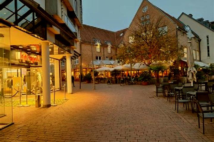 Isabella, 32 — Escort in Ferschweiler, Germany