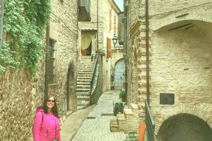 Isabella, 32 — Escort in Poggio San Vicino, Italy
