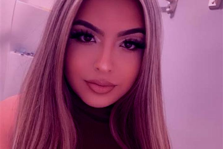 Isabella, 33, a blonde amber-eyed latina companion based in Dowdej. Offering Massage, Erotic Massage, Overnight. Available for incall and outcall, overnight ...